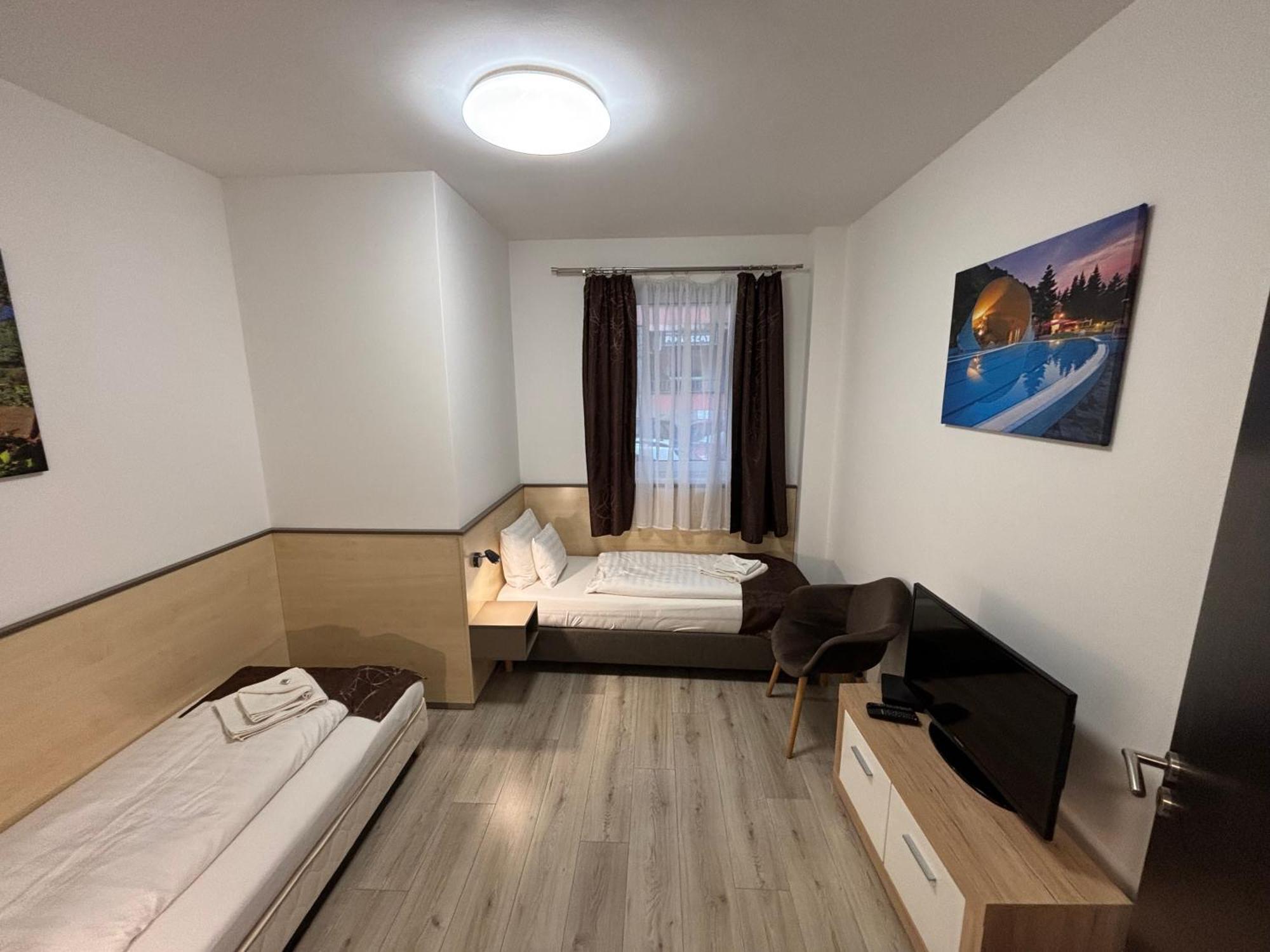 Pizza Tabor Apartman Miskolc Eksteriør billede