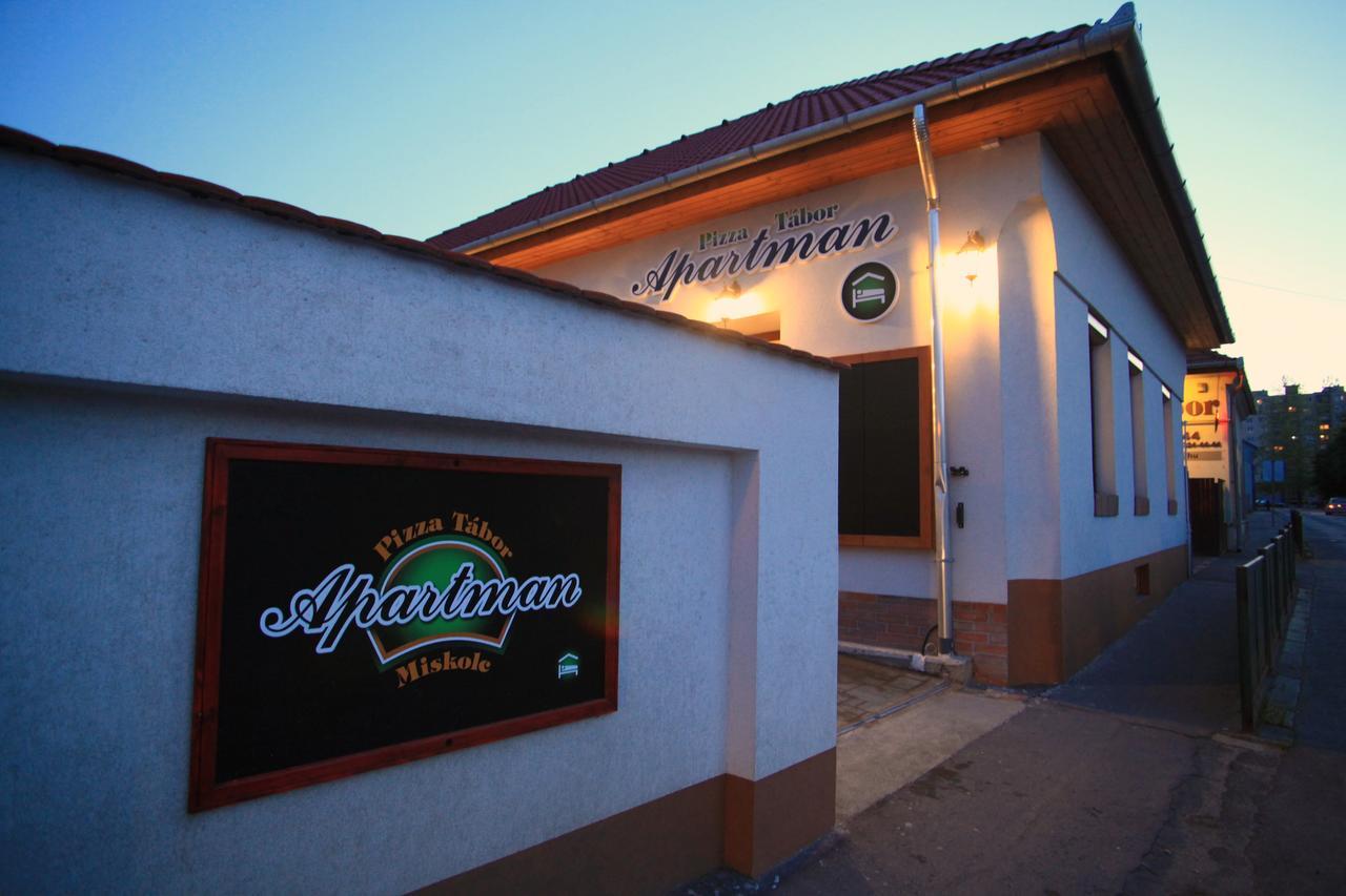 Pizza Tabor Apartman Miskolc Eksteriør billede